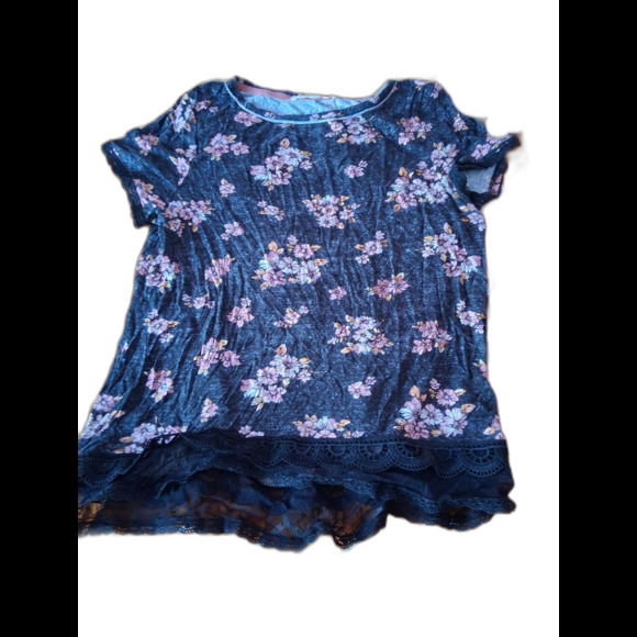 Rewind Tops - MY Vintage 2000s Y2K Women's Black Floral Lace Short Sleeve Crew Neck Blouse M